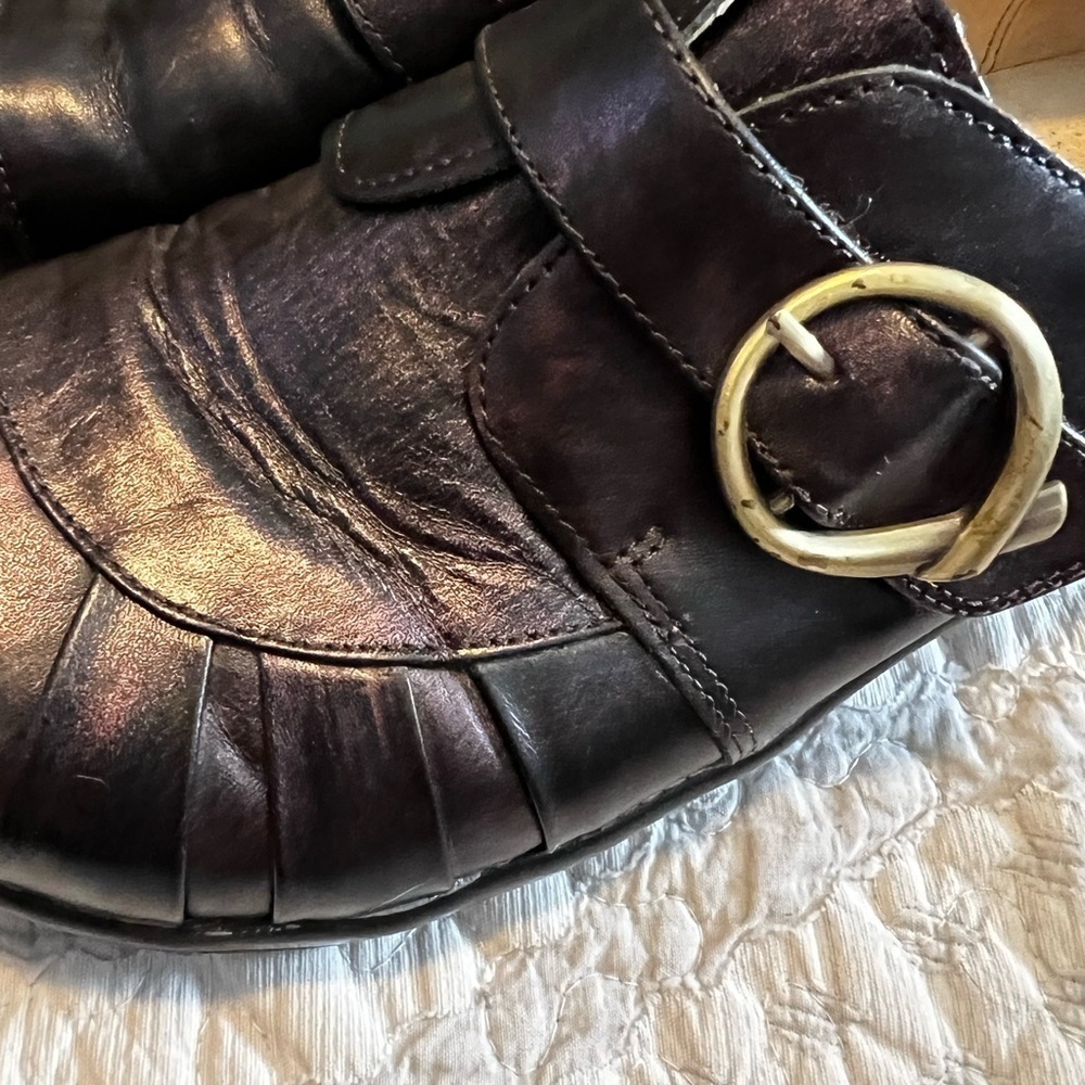 Alegria size 39 woman's 9. Dark with a slight purple undertone. Like maryjanes. - Picture 2 of 7